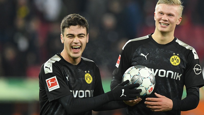 Tân binh Haaland lập cú hat-trick trong trận ra mắt khiến huấn luận viên Dortmund ngỡ ngàng